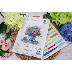B7033 - Vaza su hortenzija (Vase with Hydrangea) siuvinėjimo rinkinys Luca-s