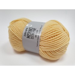 24 - šviesi geltona DROPS Merino Extra Fine