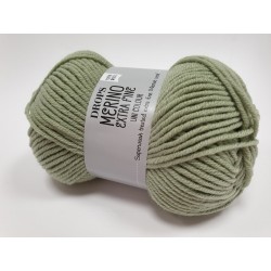 26 - pistacijų žalia DROPS Merino Extra Fine